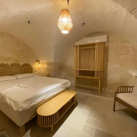 Casa Di Pietra Crispiano