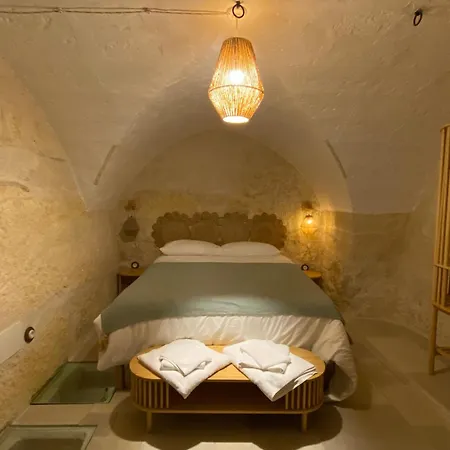 Casa Di Pietra Crispiano